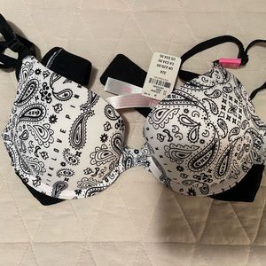 Victoria’s Secret PINK wear everywhere push-up bra.  32-A NWT